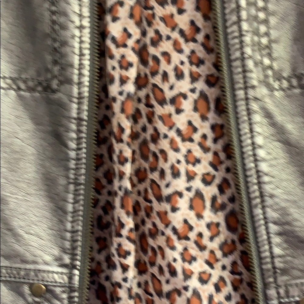 Forever 21 Jacket. Size Small - Picture 5 of 5
